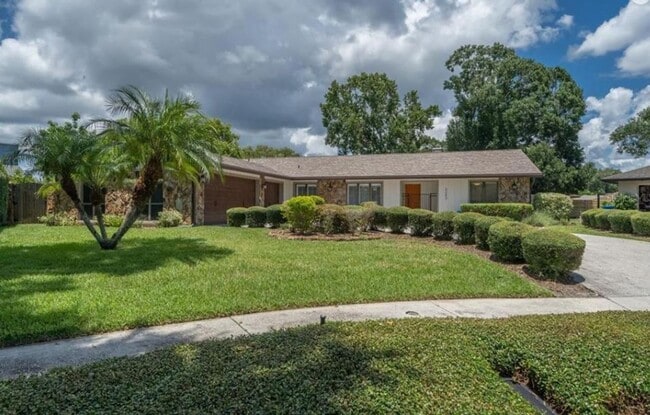 Photo - 3203 Stoneybrook Ln House