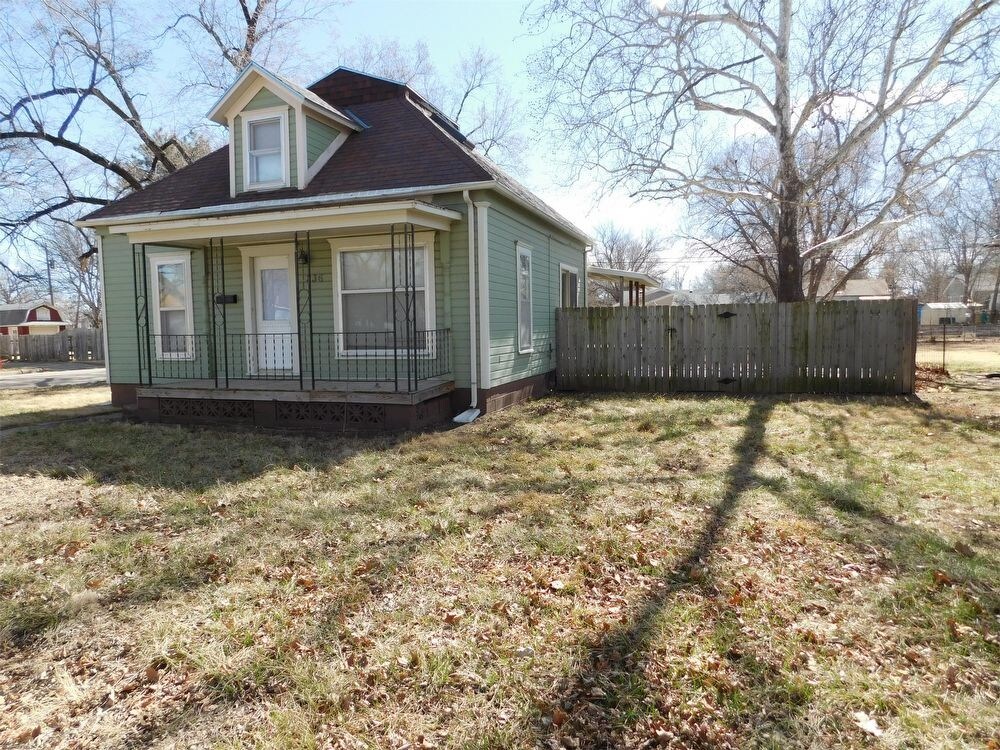 Primary Photo - 236 E. Ellsworth