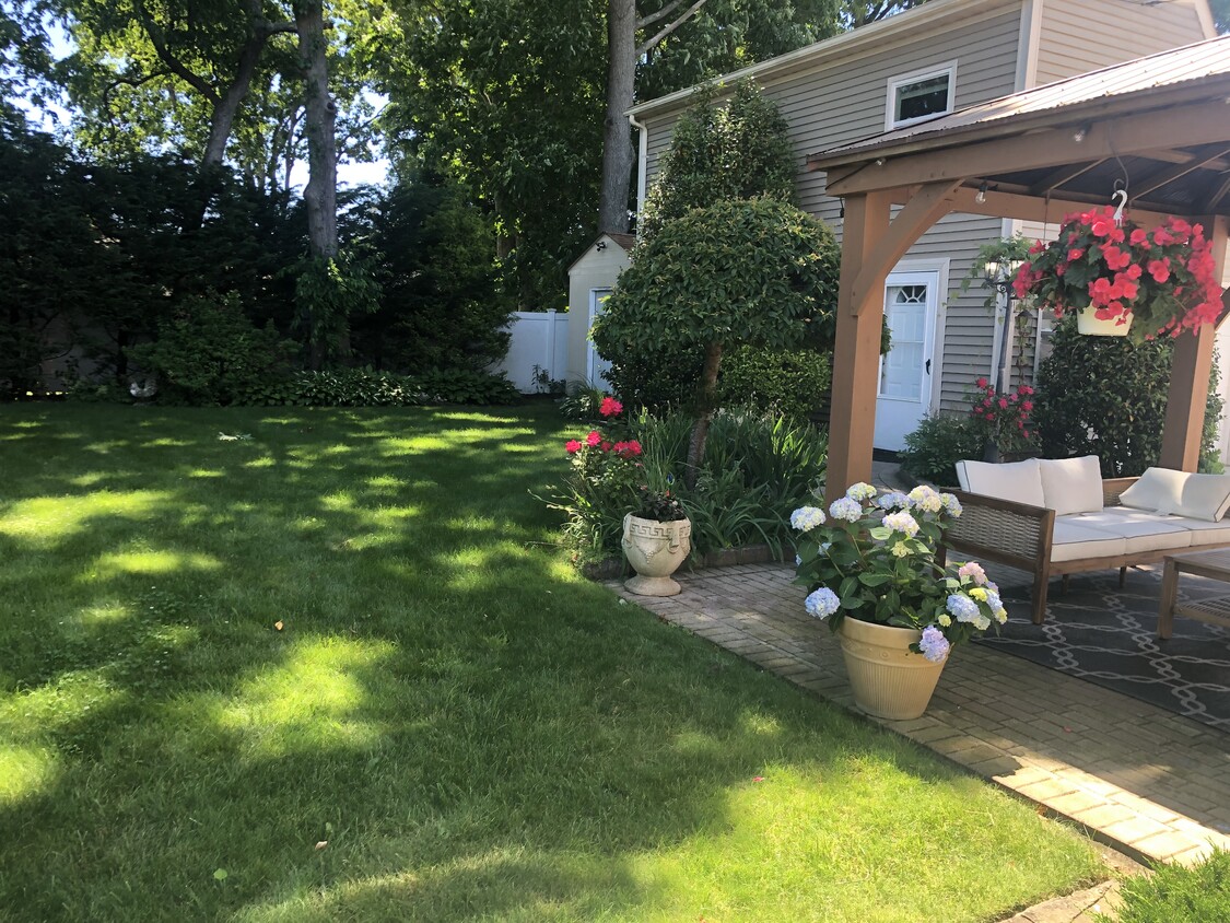 Primary Photo - 103 Leopold Ave