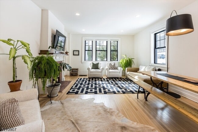 Foto del edificio - 11 Upper Mountain Ave