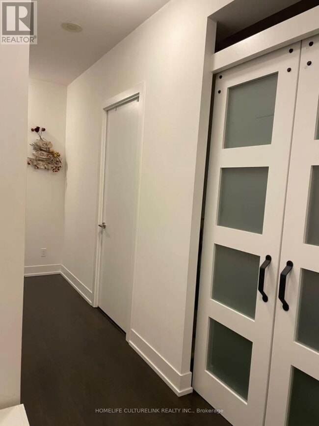 Photo du bâtiment - 9471 Yonge St