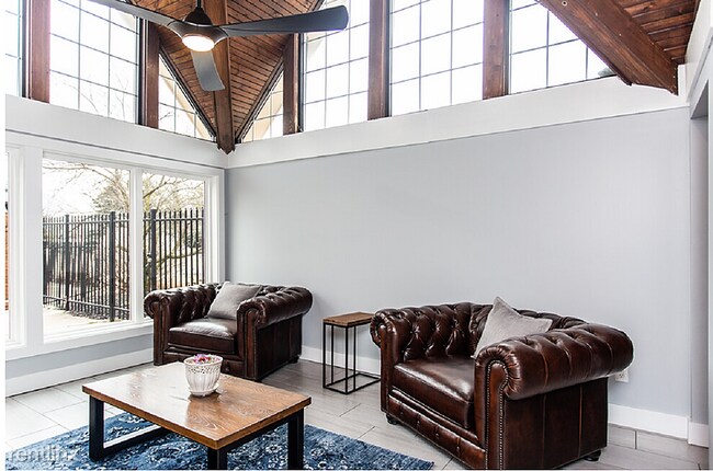 Foto del edificio - 7124 Chadwood Ln
