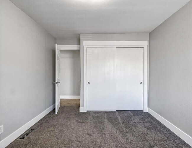 Habitación privada - 4676 E Alamos Ave