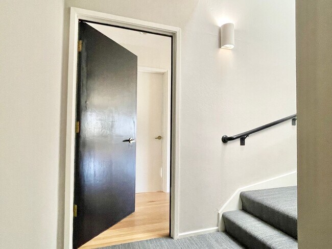 Foto del edificio - 3BR/2BA Noe Valley Condo! Parking!  Laundr...