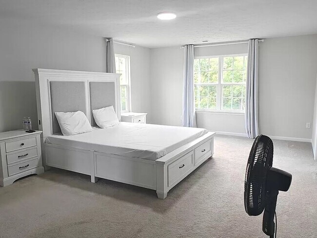 Foto del edificio - 1329 Autumn Ridge Dr
