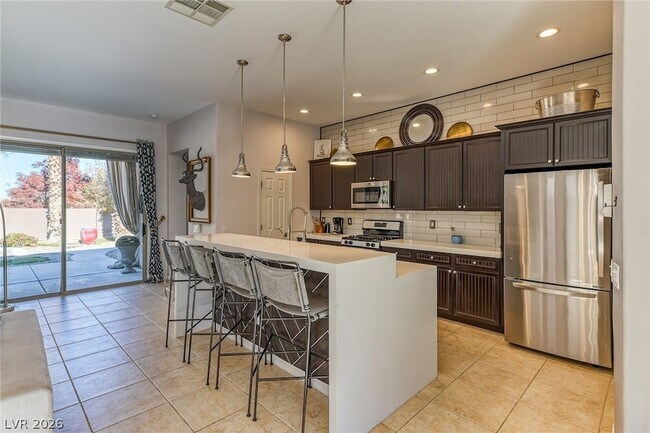 Building Photo - 6 Weston Hills Rd