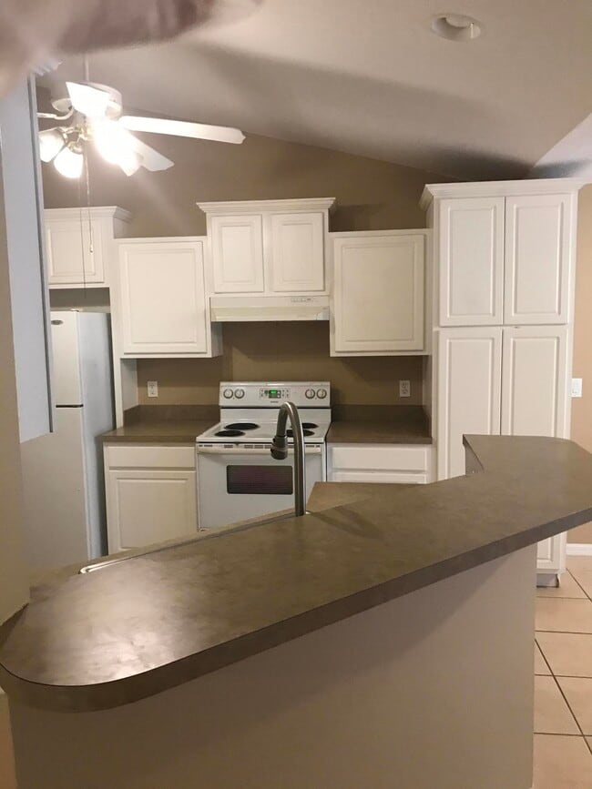 Foto del edificio - 221 Mardi Gras Ave NW