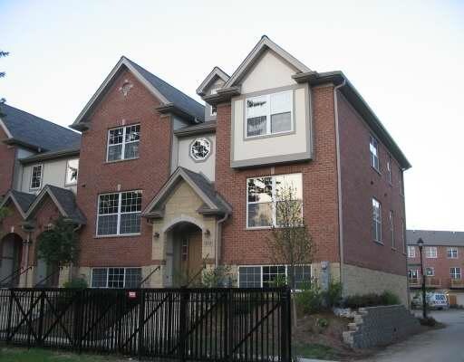 Foto principal - 204 River Front Dr