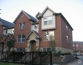 Building Photo - 204 River Front Dr