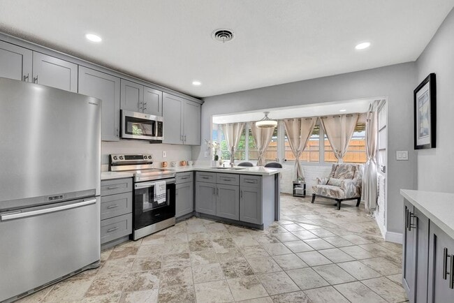 Foto del edificio - 4901 NW 27th Way
