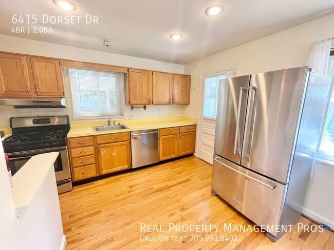 Building Photo - 4 bedroom brick colonial on a massive corn...