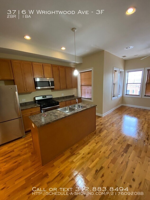 Foto principal - 3716 W Wrightwood Ave