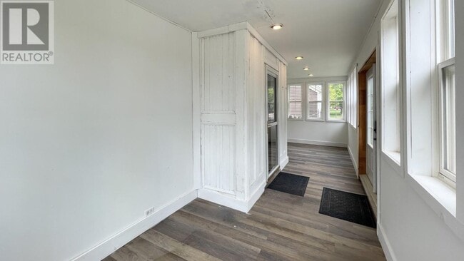 Building Photo - 54 Summer St