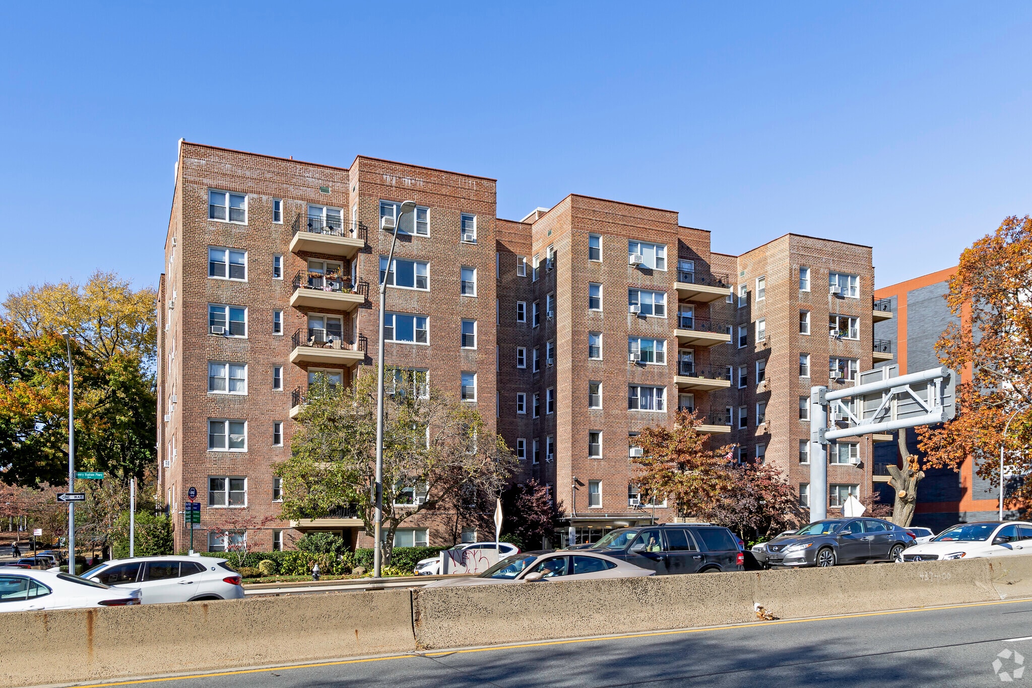 2711 Henry Hudson Corp