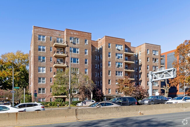 2711 Henry Hudson Corp