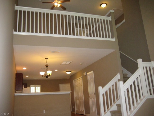 Building Photo - 3 br, 2.5 bath Townhome - 8686 Grassy Oak Trl