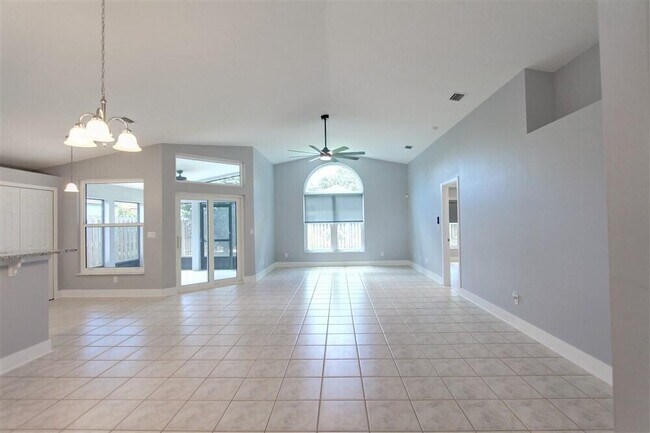 Building Photo - 6987 Hammock Trace Dr