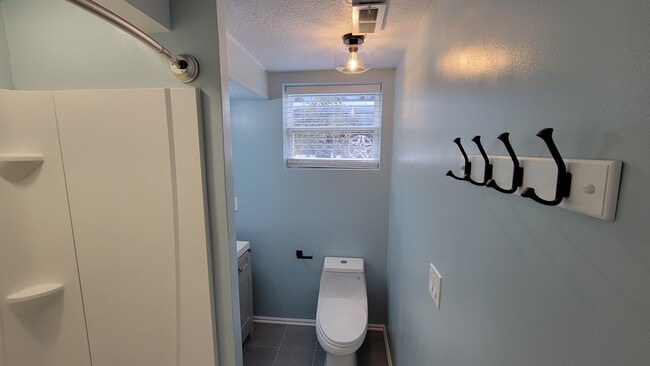 Building Photo - 458 B St