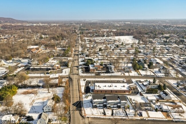 Building Photo - 152 N Auten Ave