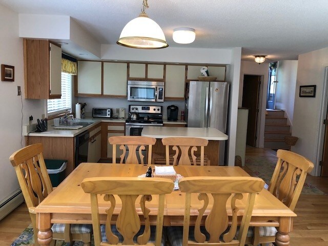 Building Photo - 2 N Peak Village