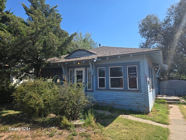 Building Photo - 1413 S Ong St