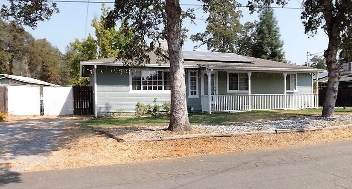 Foto principal - 17692 Glenwood Dr