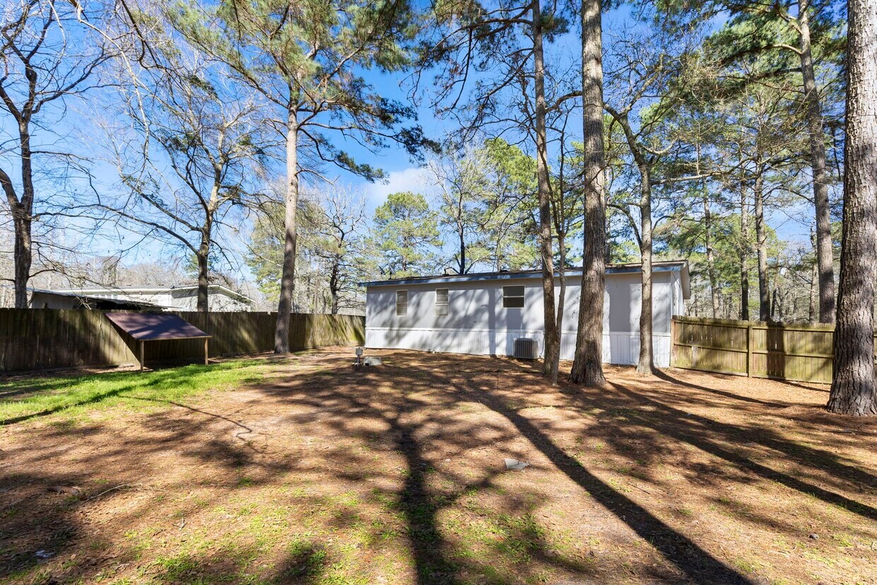 Building Photo - 4460 Grand Oaks Dr