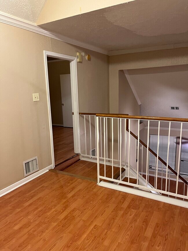Building Photo - 16115 Diamond Ridge Dr