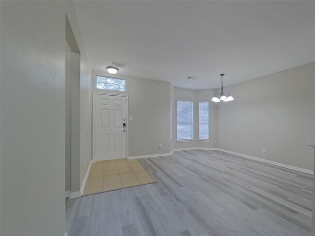 Foto del edificio - 7526 Oakwood Canyon Dr