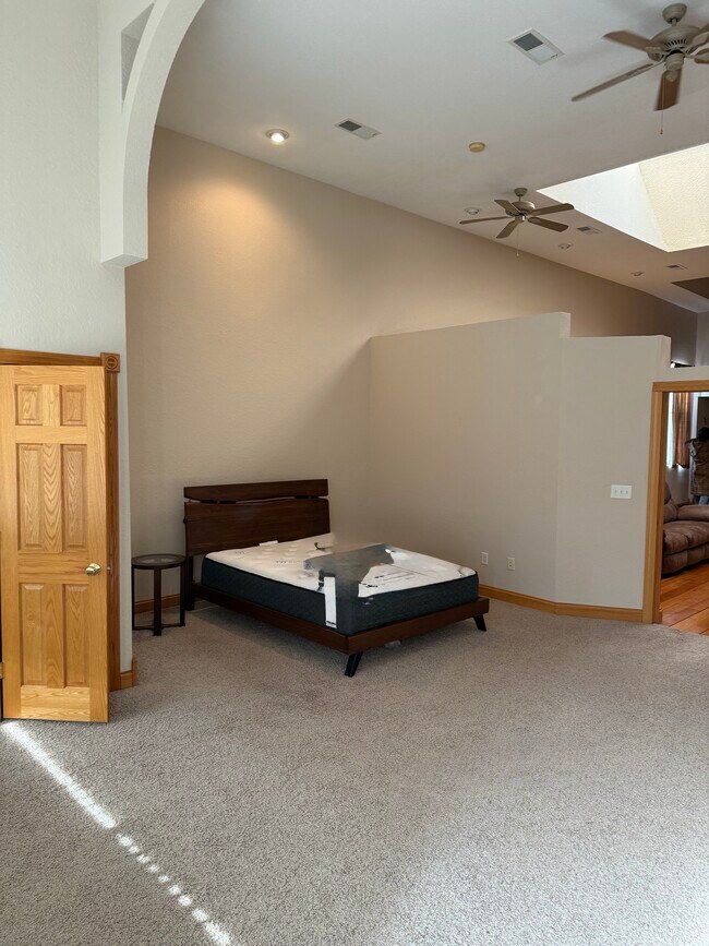 Foto del edificio - 419 E Grand Ave