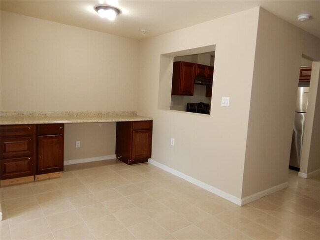 Foto del edificio - 1810 Country Village Blvd