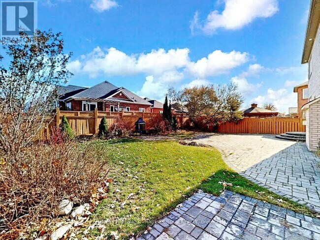 Building Photo - 176 Tormina Blvd