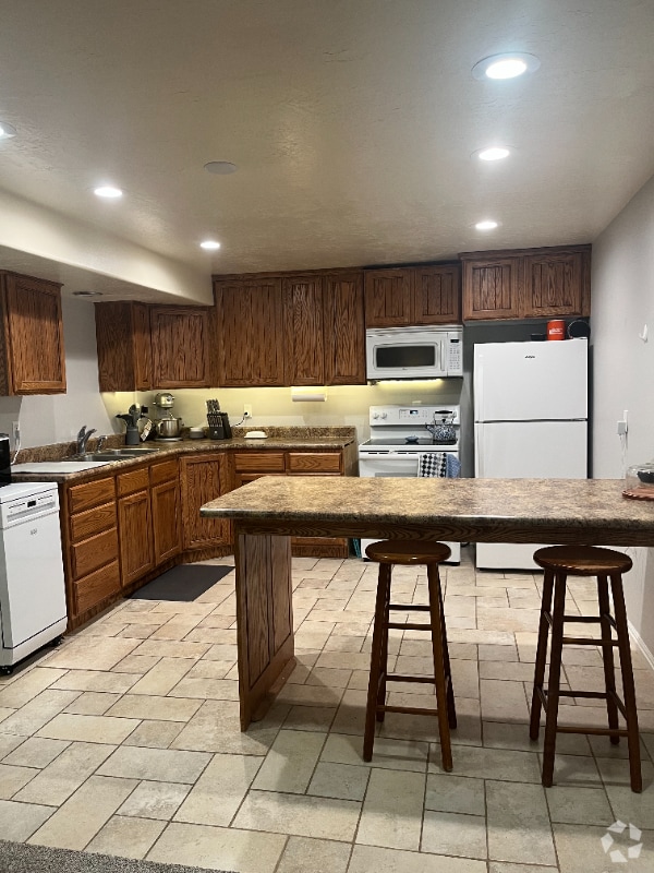 Building Photo - 1776 900 E