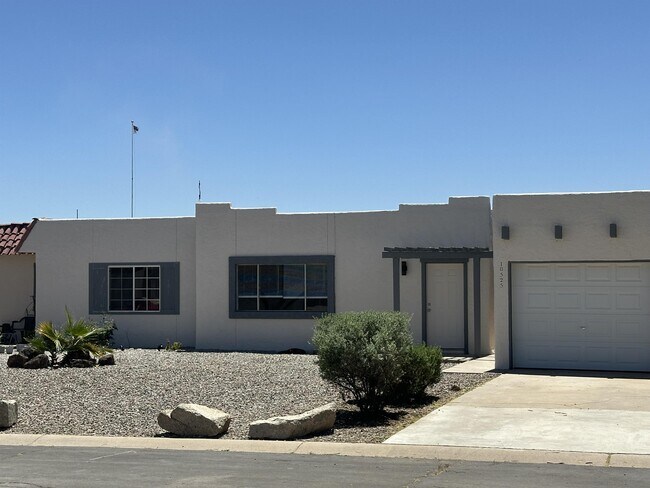 Foto del edificio - 10525 W Arica Rd