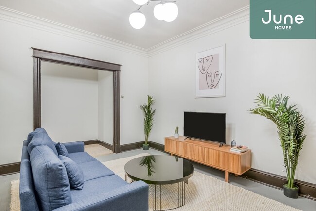 Foto del edificio - Queen room in 5-bed/2.0-bath Home