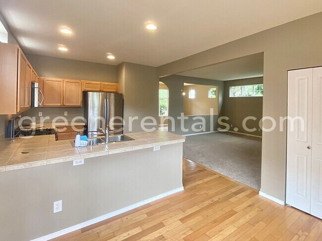 Foto del edificio - Coming Soon!!! Lacey 4BD/2.5BA Beautiful H...