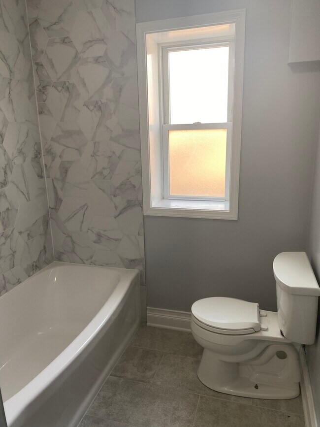 Building Photo - 8853 S Throop St