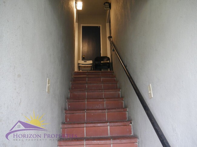 Building Photo - Cozy 1 Bed 1 Bath 700sqft Fourplex in Nort...