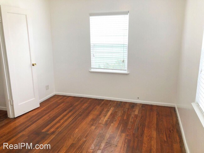 Building Photo - 2 br, 1 bath House - 3529 Spring Street