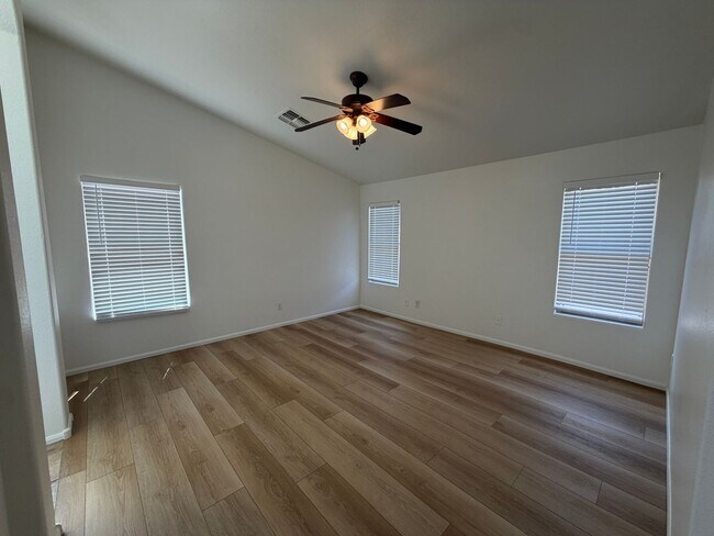 Building Photo - 1225 N 159th Dr