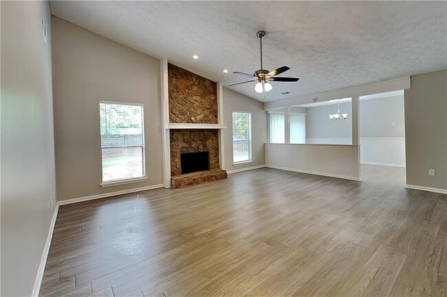 Building Photo - 1120 Terramont Dr