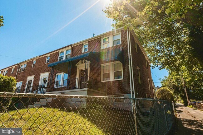 Building Photo - 4806 Wrenwood Ave