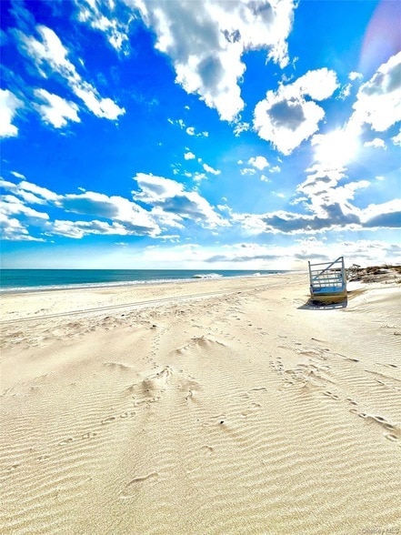 Building Photo - 253 Dune Rd