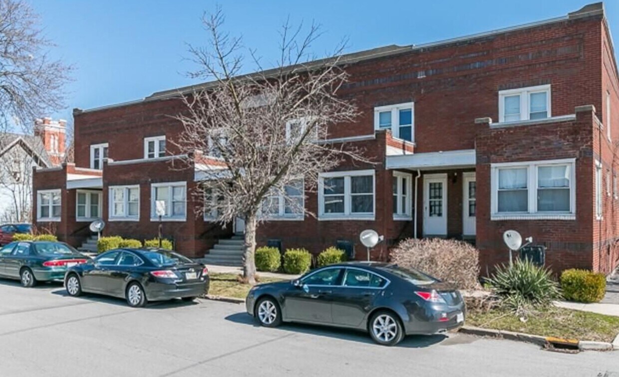 208 N Washington St, Lima, OH 45801 Townhouse for Rent in Lima, OH