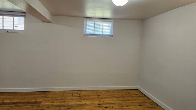 Building Photo - Ruby Duplex