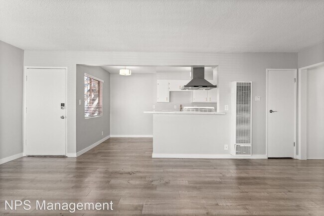 Building Photo - 2 br, 2 bath Apartment - 1121 Daisy Avenue...