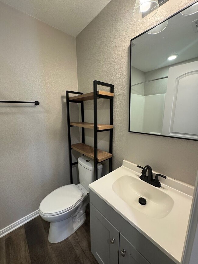 Foto del edificio - Updated 3/2 Duplex in the Heart of Waco