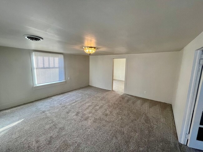 Building Photo - 3 Bed | 1 Bath | House