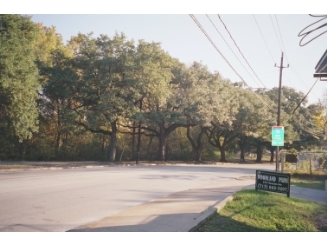 Vista a la calle Fuera de la puerta - Woodland Park Apartments