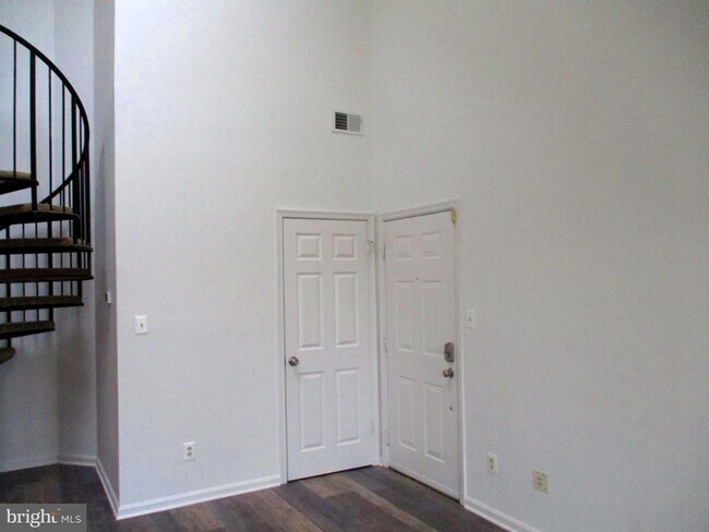 Building Photo - 6003 Ellesmere Ct
